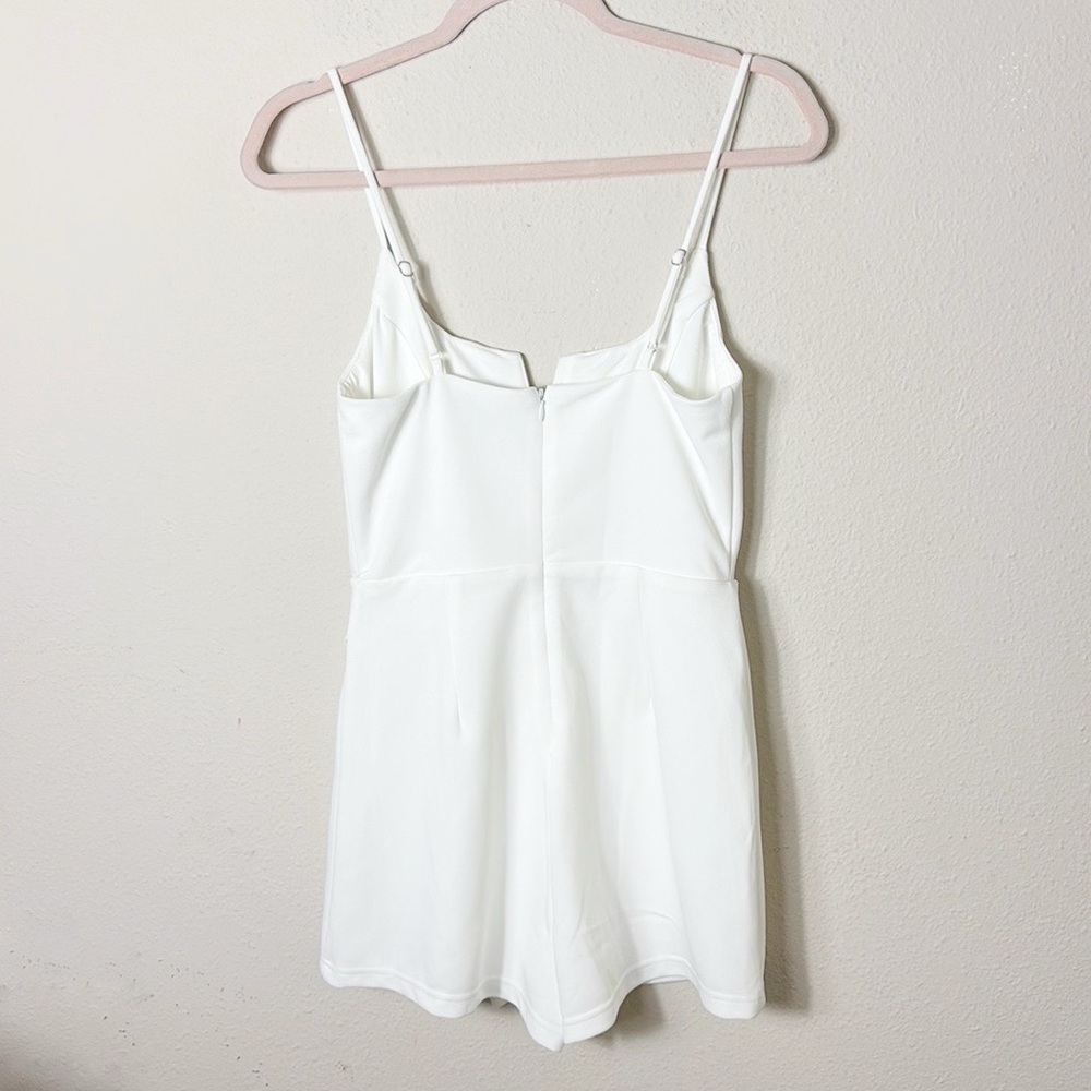Lulus Cheers to Chic White Notched Sleeveless Skort Romper size Small - Picture 6 of 16